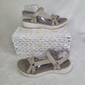 Skechers Casual Comfy Sandals Athleisure Beige Hook & Loop Beach Vacation Size 9